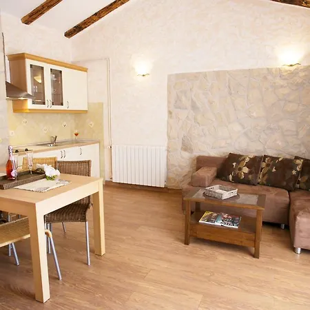 Apartments Tomulic Novaglia Esterno foto