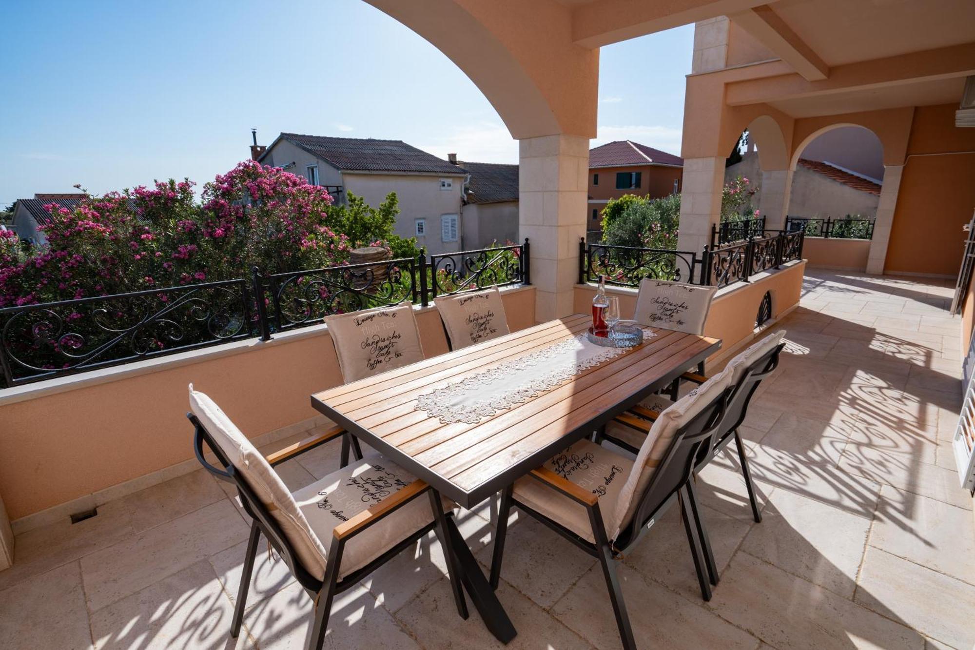 Apartment Tomulic Novalja