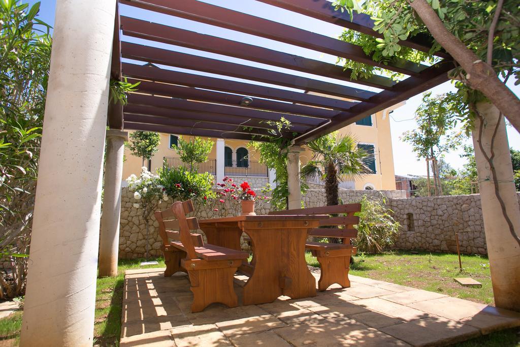 Apartment Tomulic Novalja